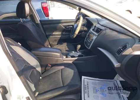 2016 Nissan Altima 2.5/2.5 S/2.5 Sl/2.5 Sr/2.5 Sv z USA, uszkodzony, nr VIN 1N4AL3AP5GN369481